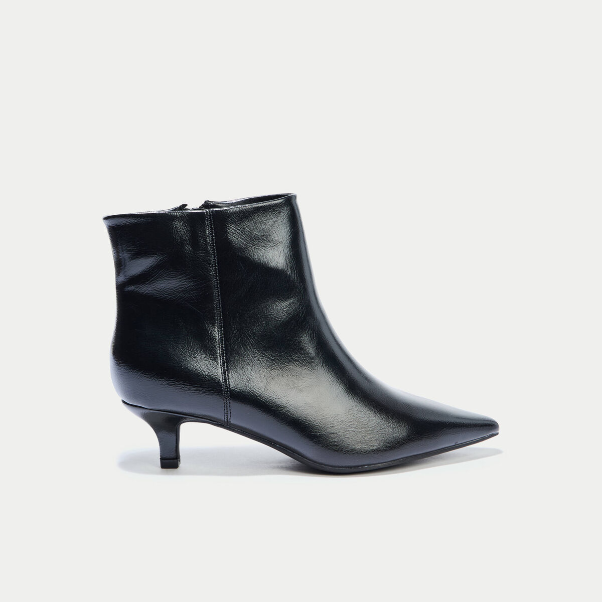 Bottines &agrave; talon noir femme