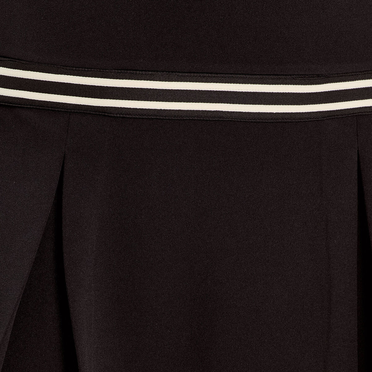 Robe &eacute;vas&eacute;e avec bandes noir femme