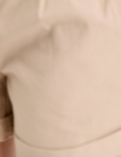 Short chino ceinturé sable femme