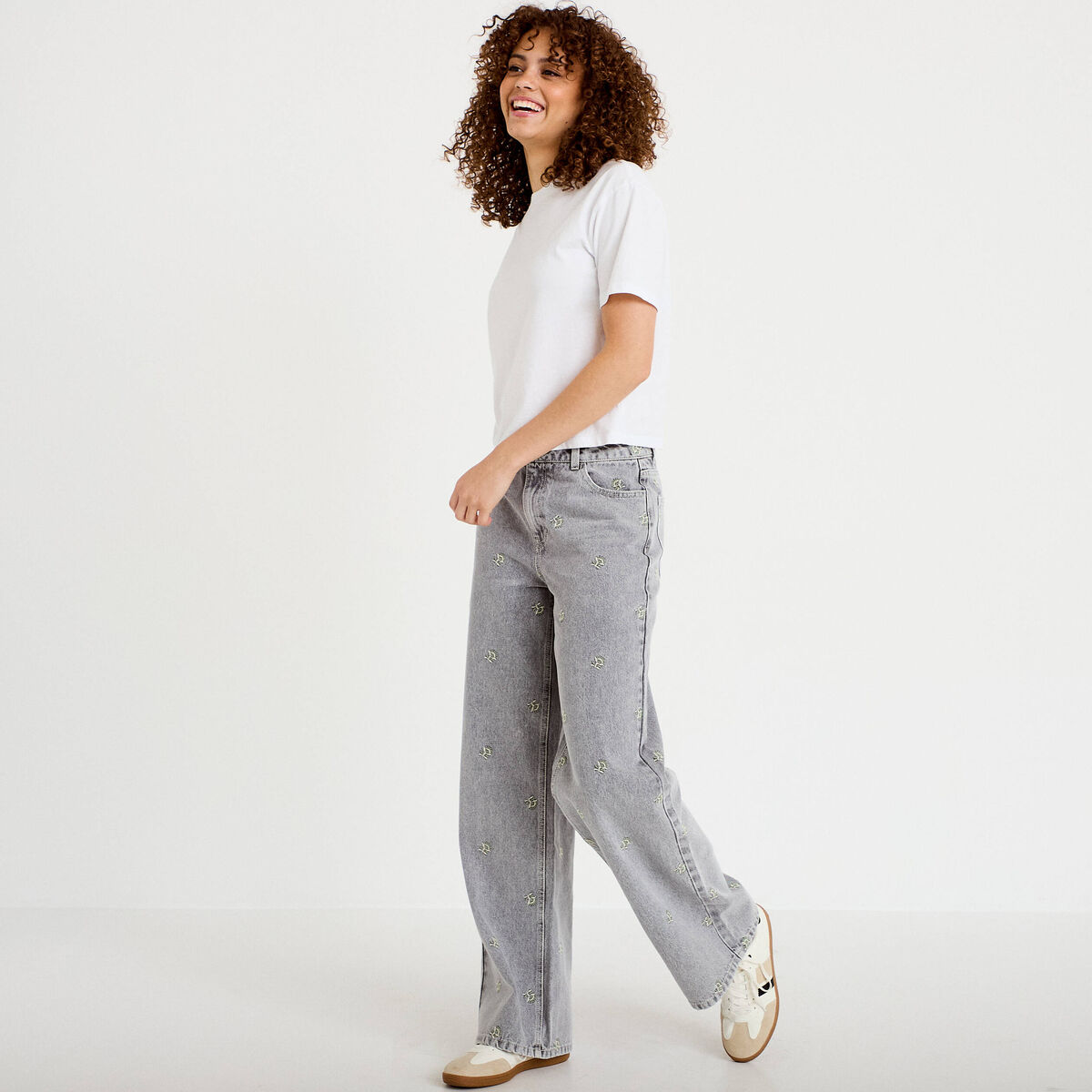 Jean wide leg taille haute brod&eacute; denim gris femme