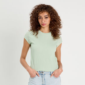 T-shirt détails ajourés vert clair femme