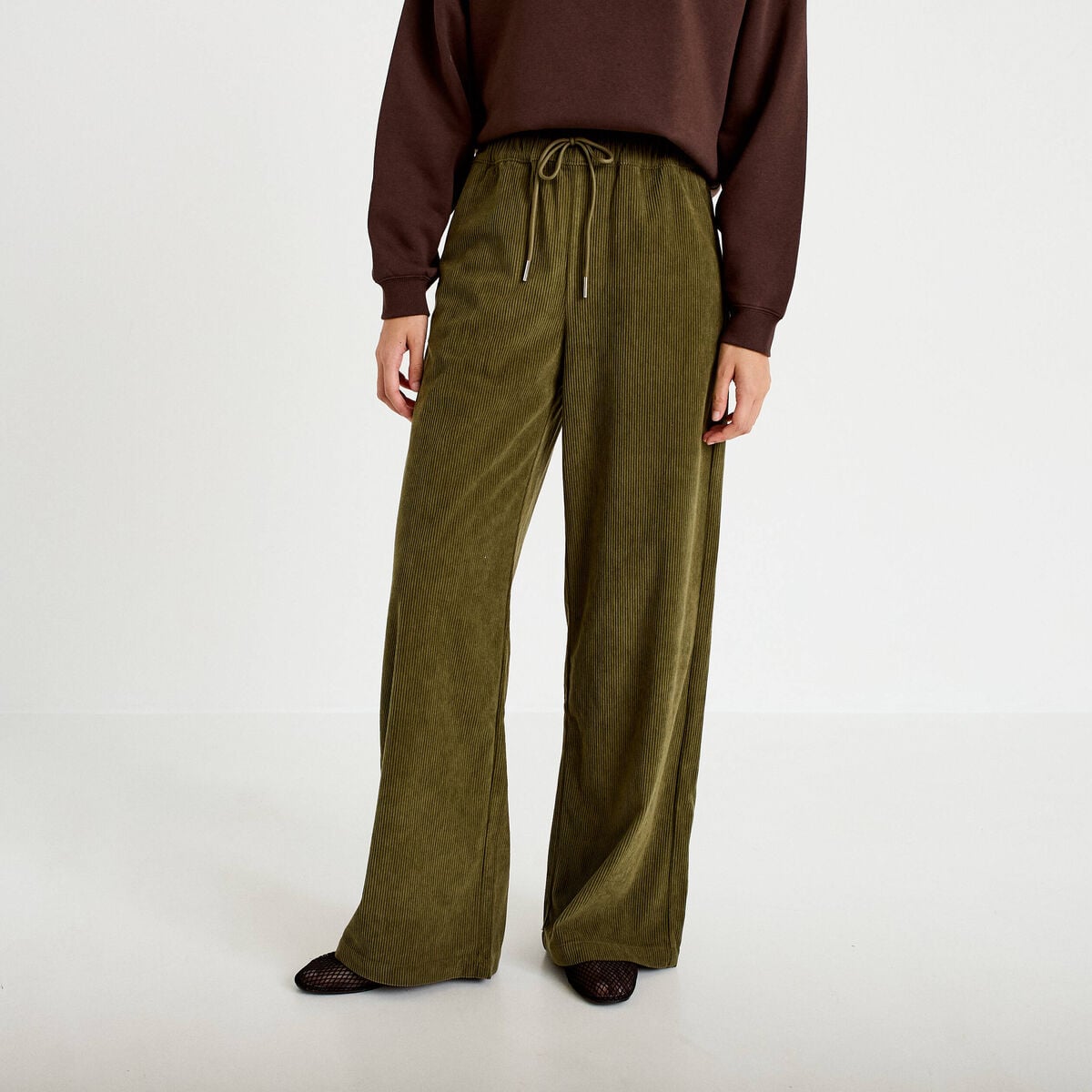Pantalon bootcut taille standard velours vert kaki femme