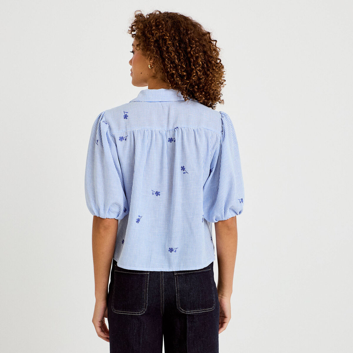 Chemise droite col classique manches 3/4 bleu clair femme
