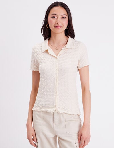 Blouse manches courtes gaufr&eacute; ecru femme