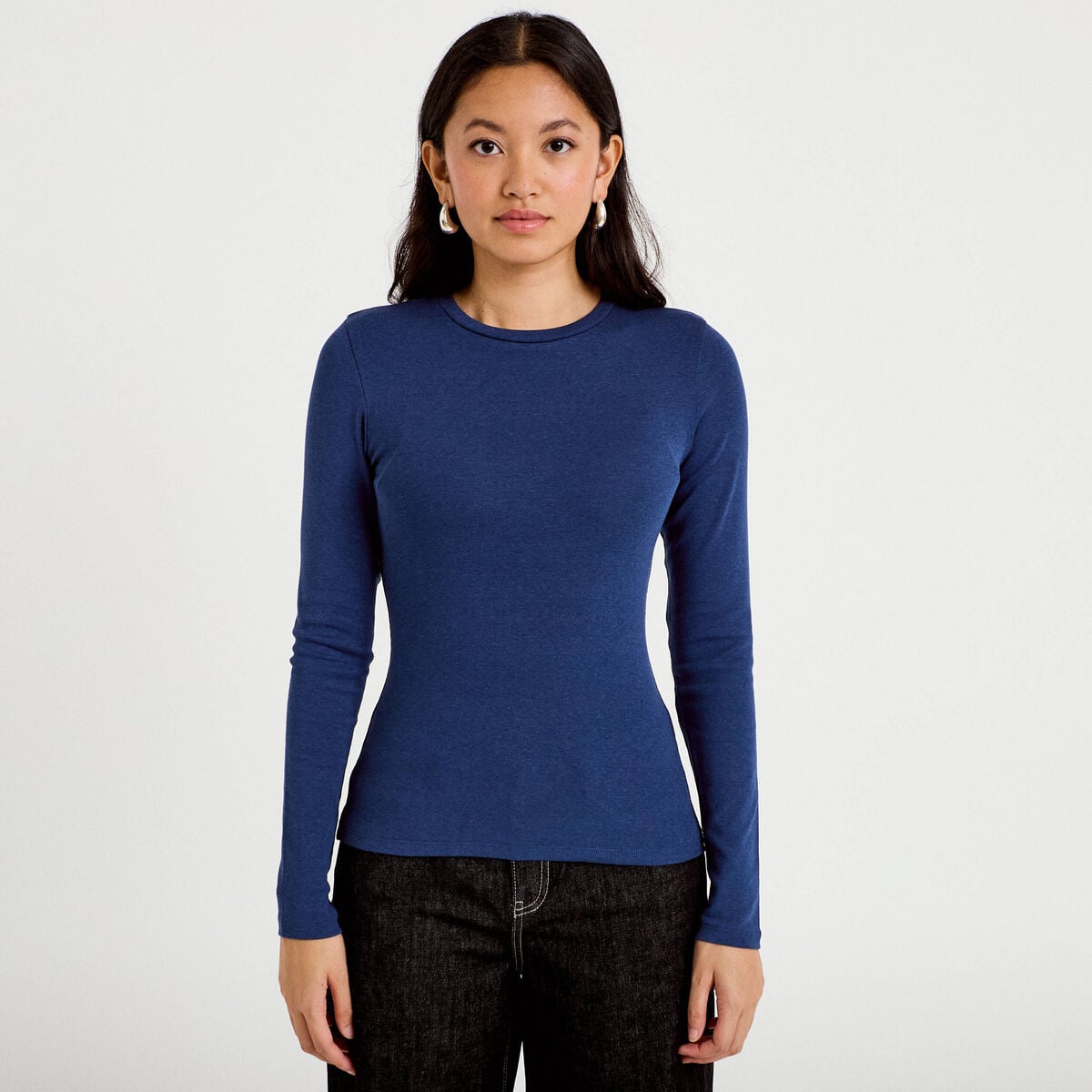 T-shirt cintr&eacute; col rond manches longues bleu fonc&eacute; femme