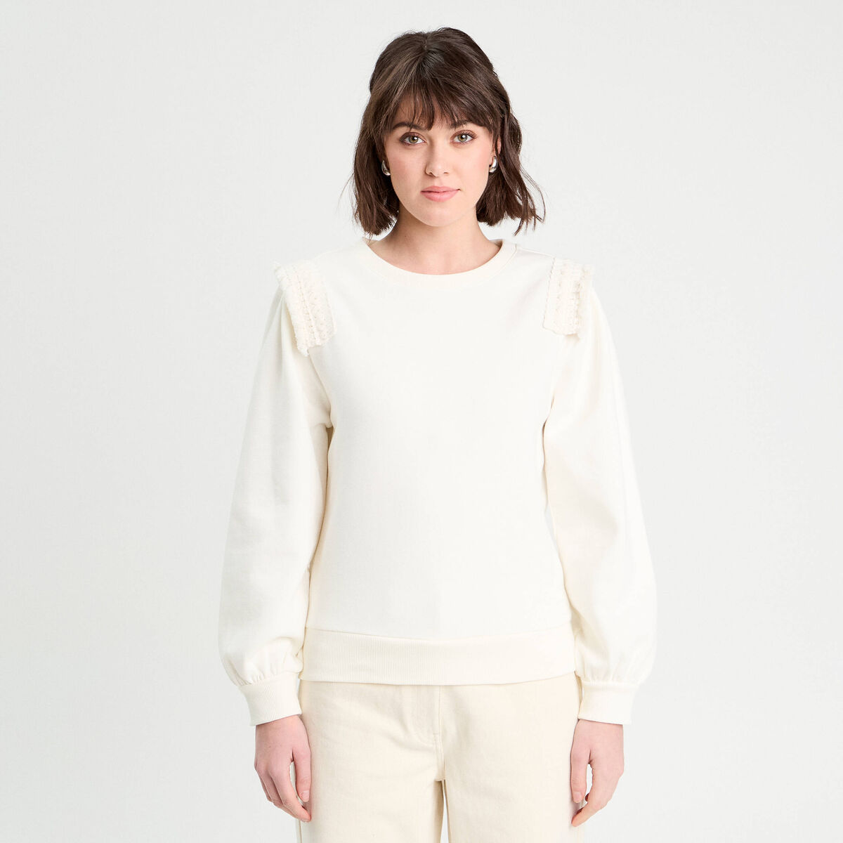 Sweat d&eacute;tails franges ecru femme