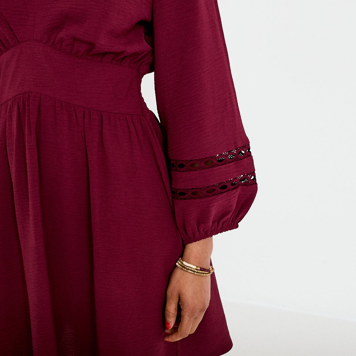 Robe courte &eacute;vas&eacute;e col v manches 3/4 bordeaux femme