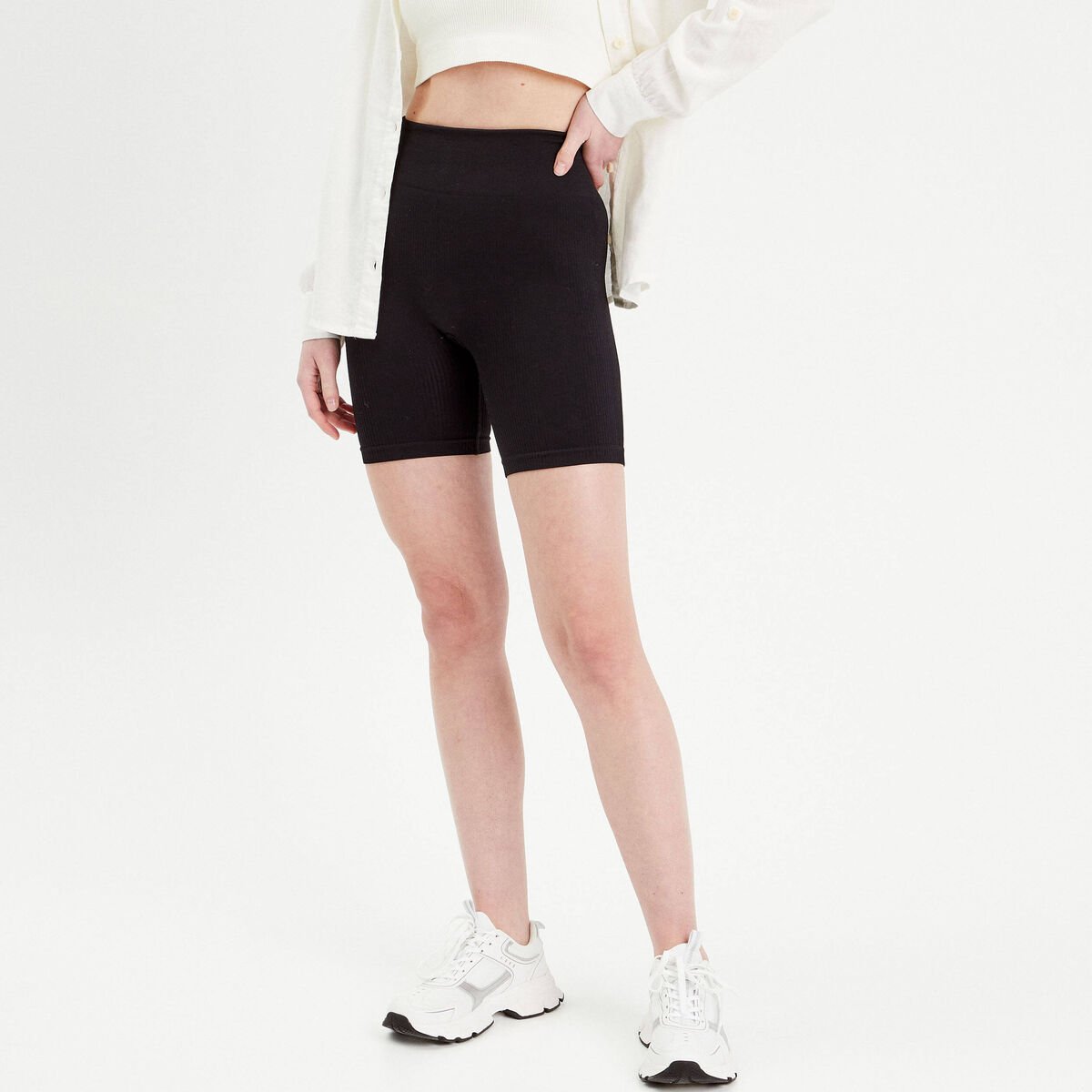 Short cycliste sans couture noir femme