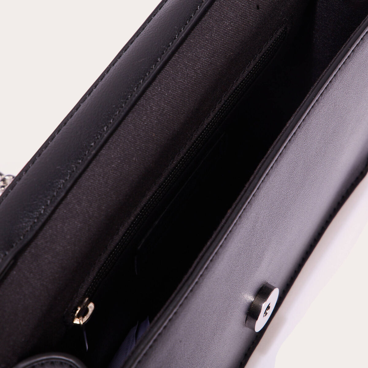Sac matelassé avec chaîne noir femme