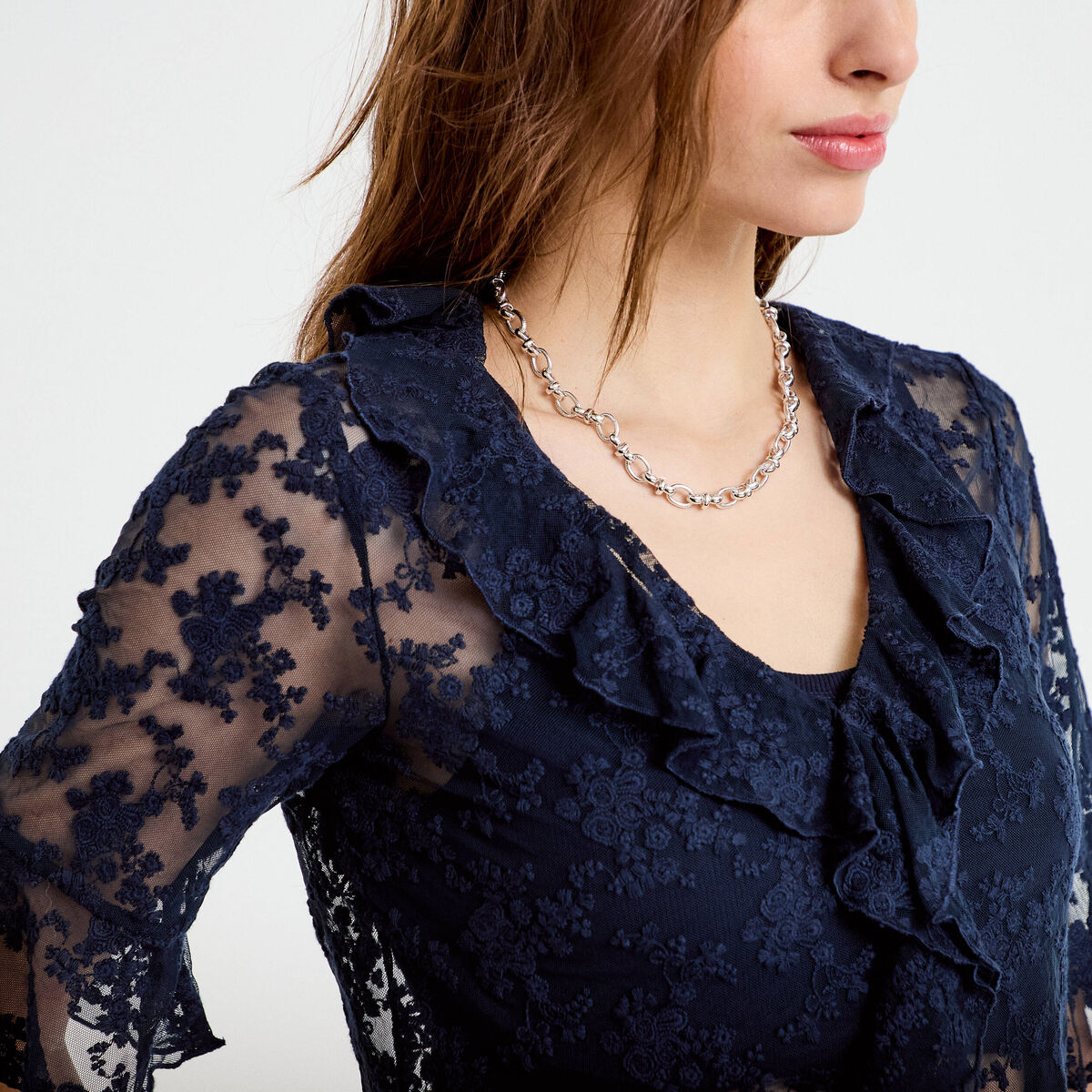 Blouse dentelle &agrave; volants bleu marine femme