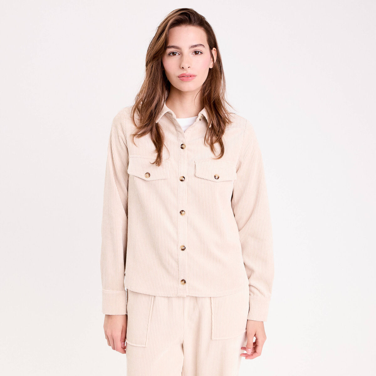 Chemise velours c&ocirc;tel&eacute; sable femme