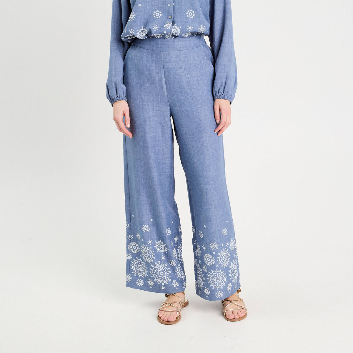 Pantalon large brodé bleu femme