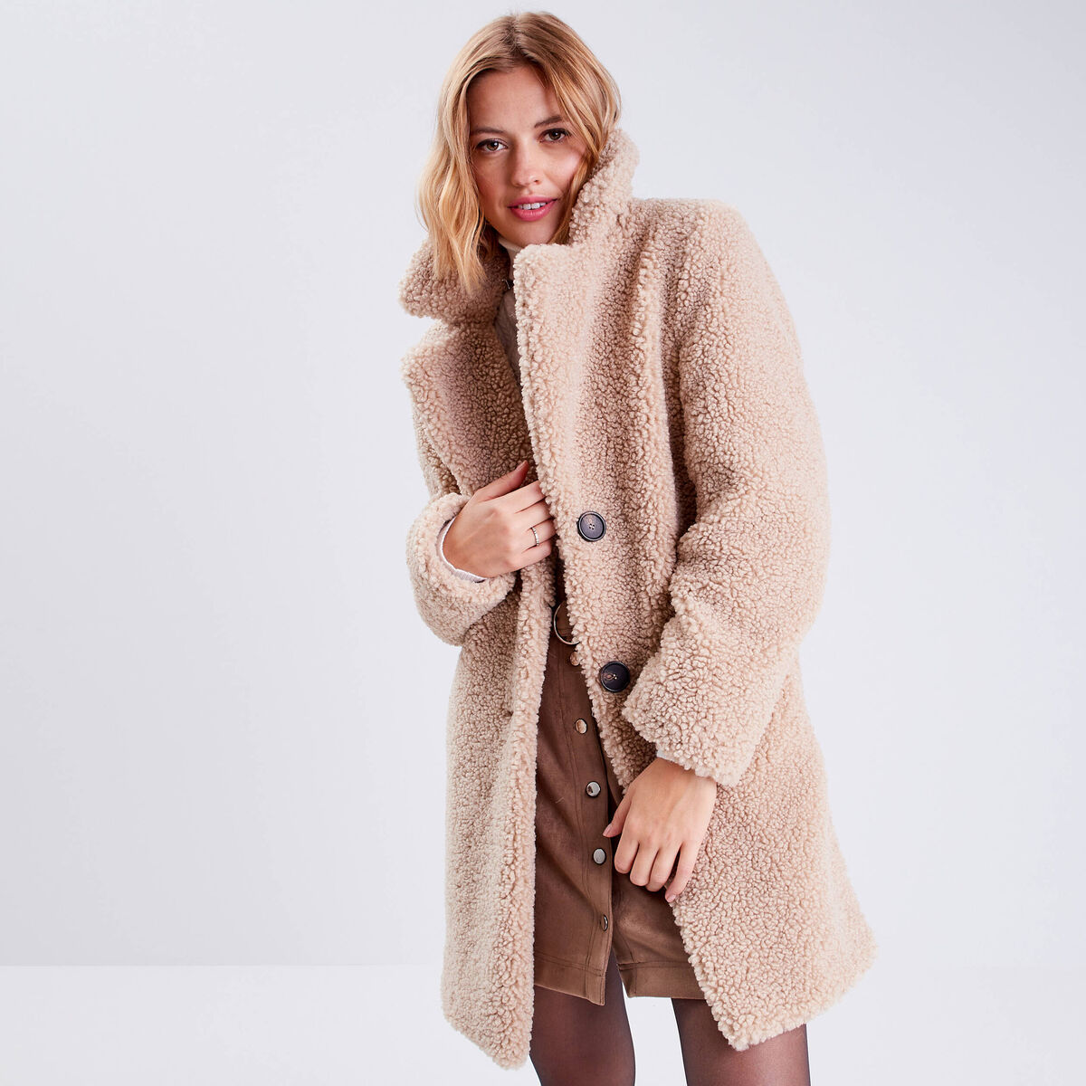 Manteau droit boutonné beige femme