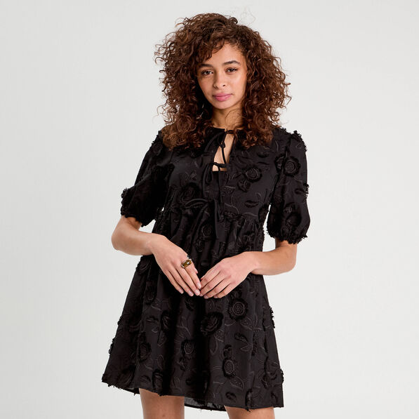 robe evasee brodee noir femme Robe évasée brodée noir femme