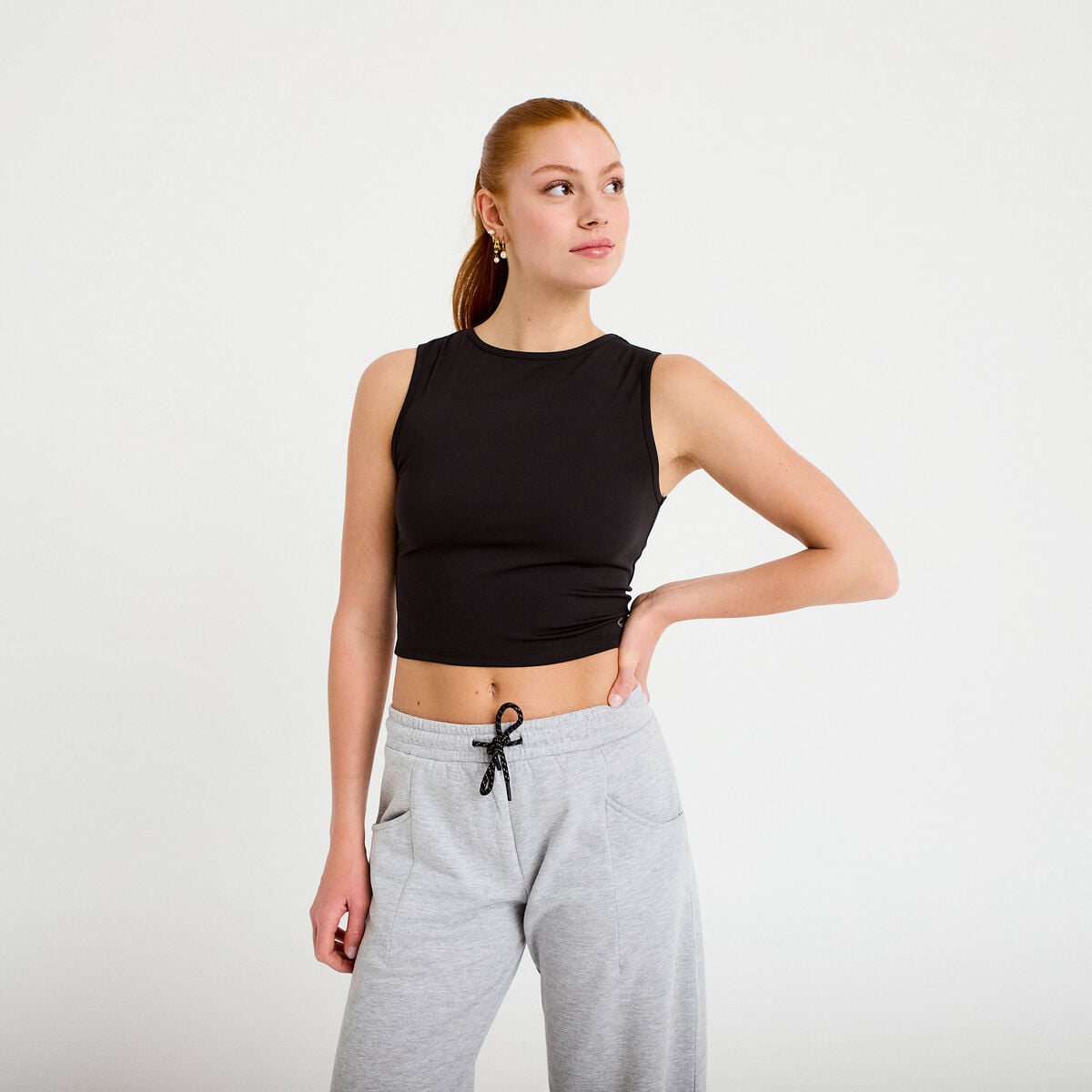 D&eacute;bardeur col rond activewear noir femme