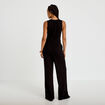 Combinaison large sans manches ceintur&eacute;e noir femme