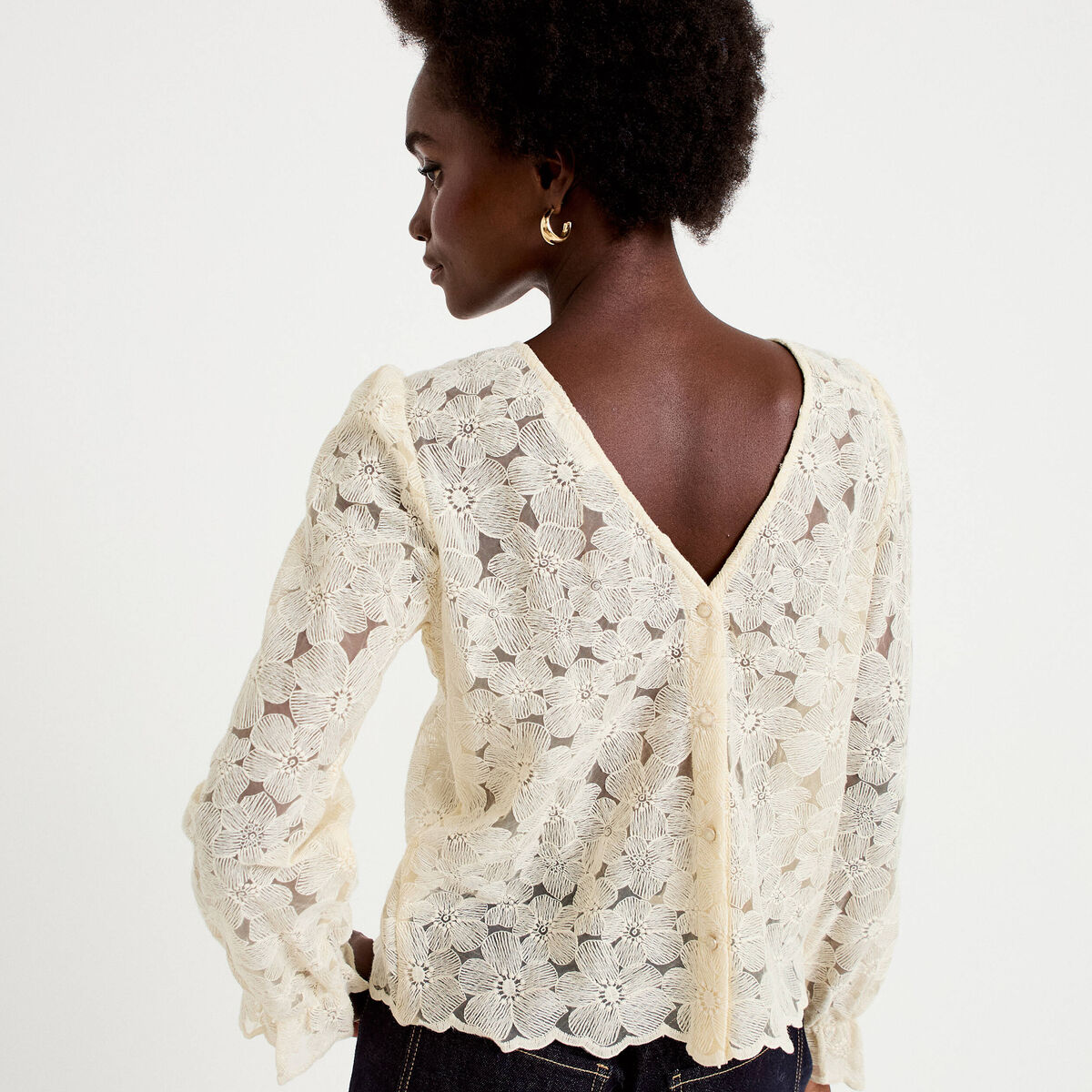 Blouse en dentelle d&eacute;collet&eacute; dos ecru femme