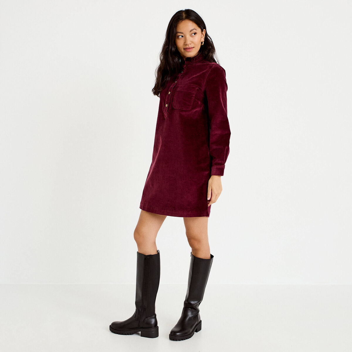 Robe &eacute;vas&eacute;e velours col montant bordeaux femme