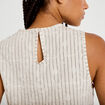 Top droit sans manches pliss&eacute; col rond creme femme