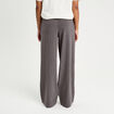 Pantalon large gris fonc&eacute; femme