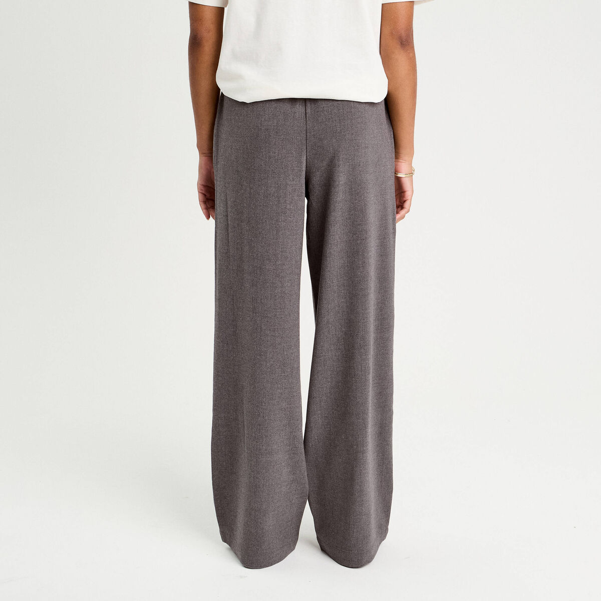 Pantalon large gris fonc&eacute; femme