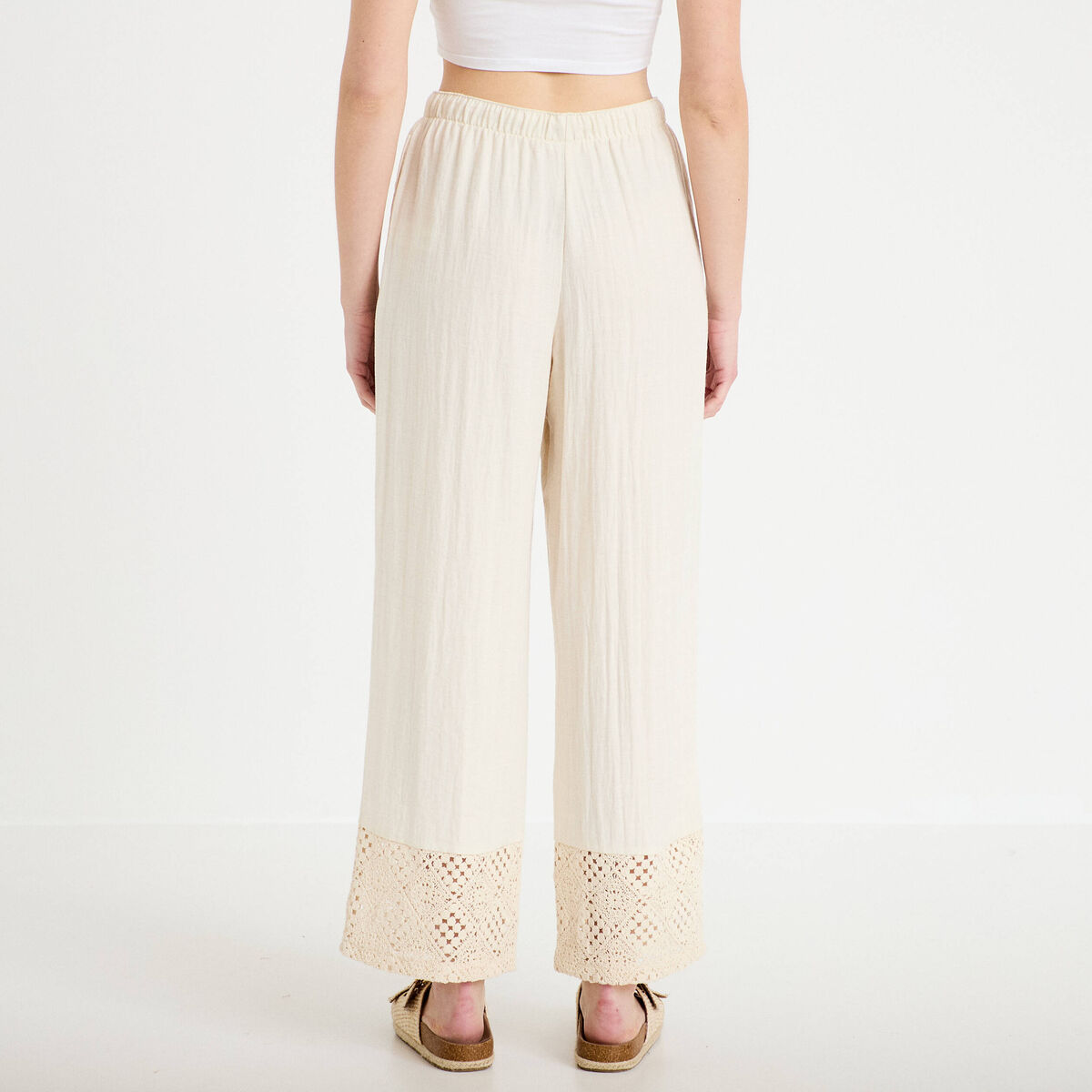 Pantalon large bi-mati&egrave;re pliss&eacute; ecru femme