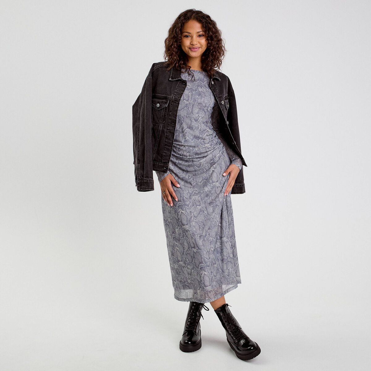 Robe longue ajust&eacute;e fronces bleu gris femme