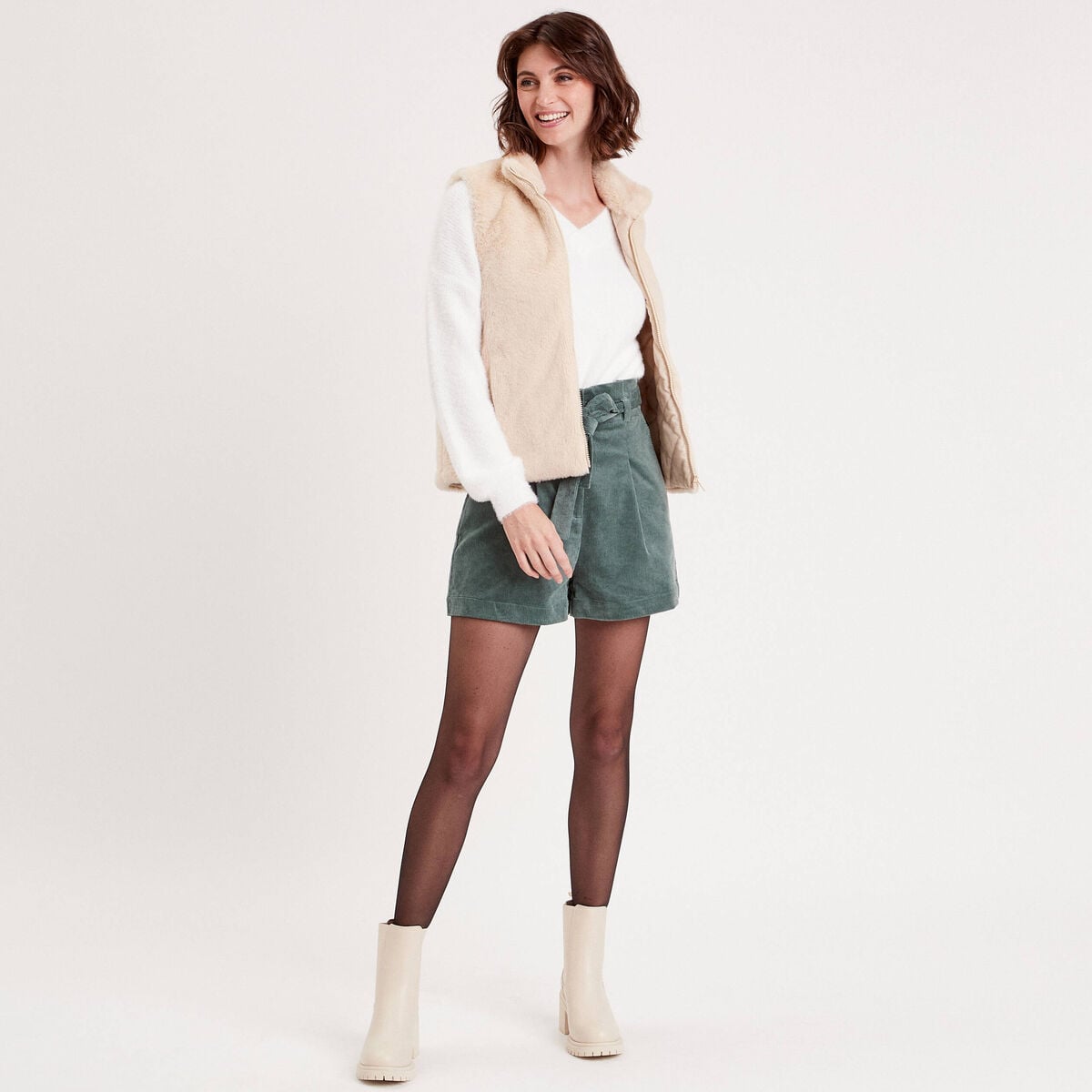 Veste sans manches fermeture zipp&eacute;e ivoire femme