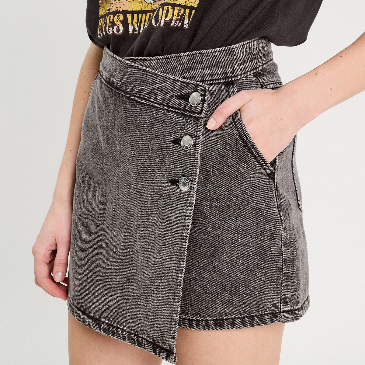 Jupe-short droite en jean denim noir femme