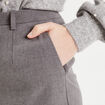 Short large avec pinces gris foncé femme
