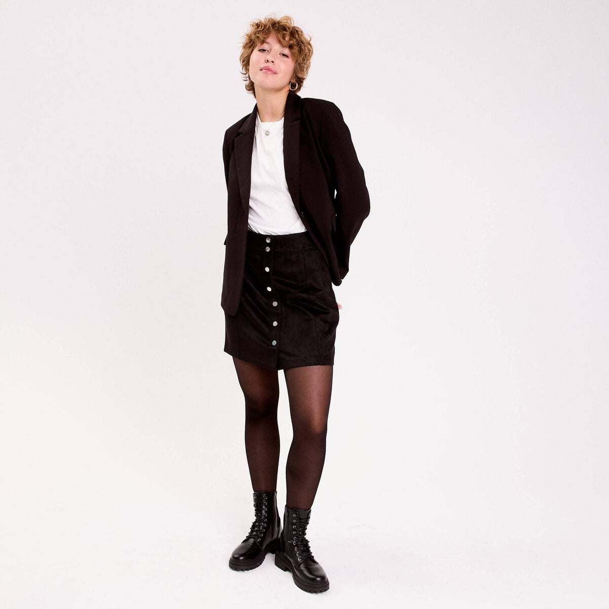 Jupe trap&egrave;ze courte aspect daim noir femme