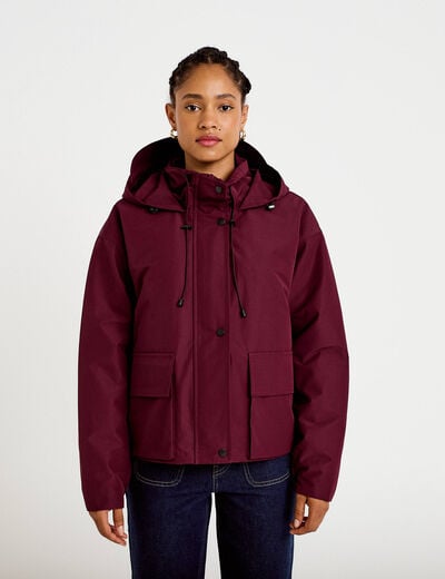 Veste courte bas resserr&eacute; &agrave; capuche bordeaux femme