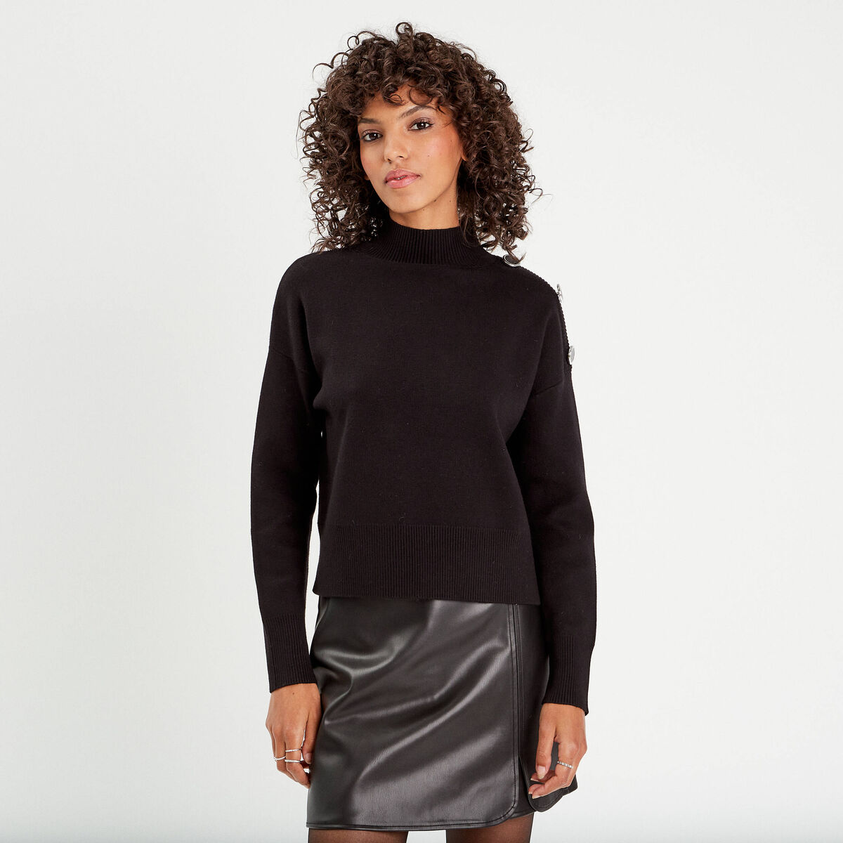 Pull col montant boutons noir femme