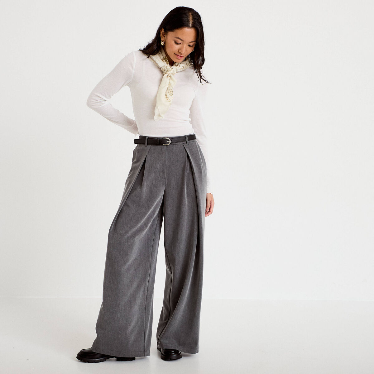 Pantalon large avec ceinture amovible gris clair femme
