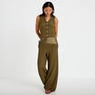 Gilet cintr&eacute; sans manches col v vert kaki femme
