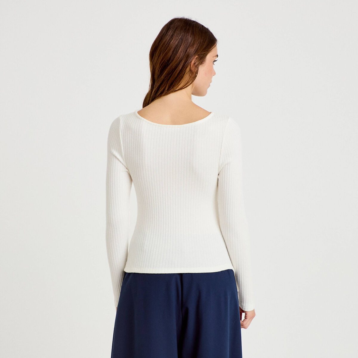 Top ajust&eacute; manches longues col rond ecru femme