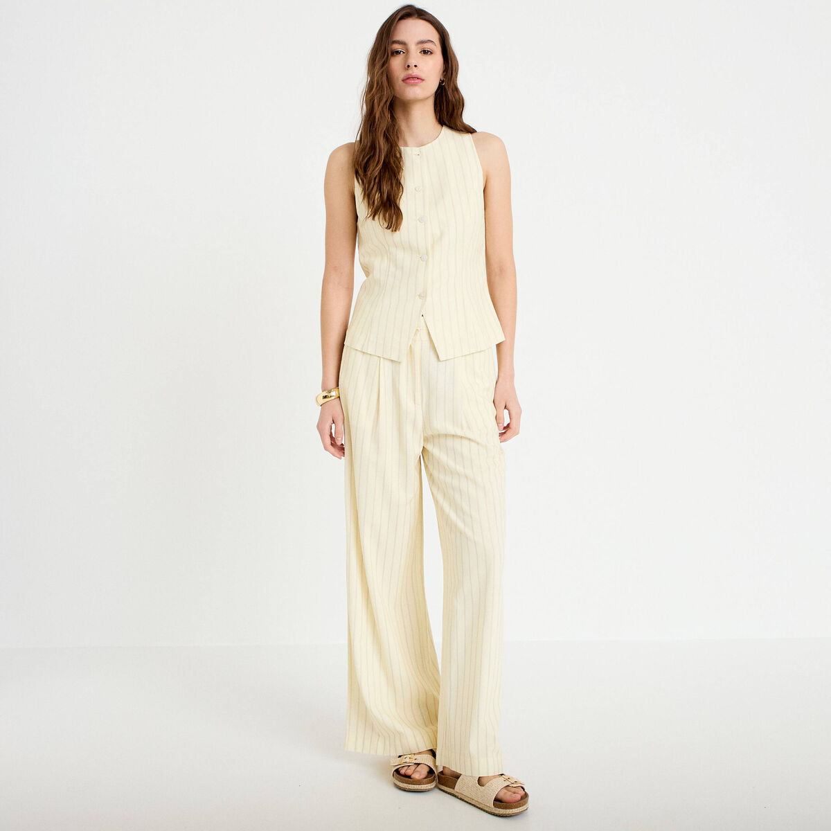 Gilet sans manches boutonn&eacute; jaune pastel femme