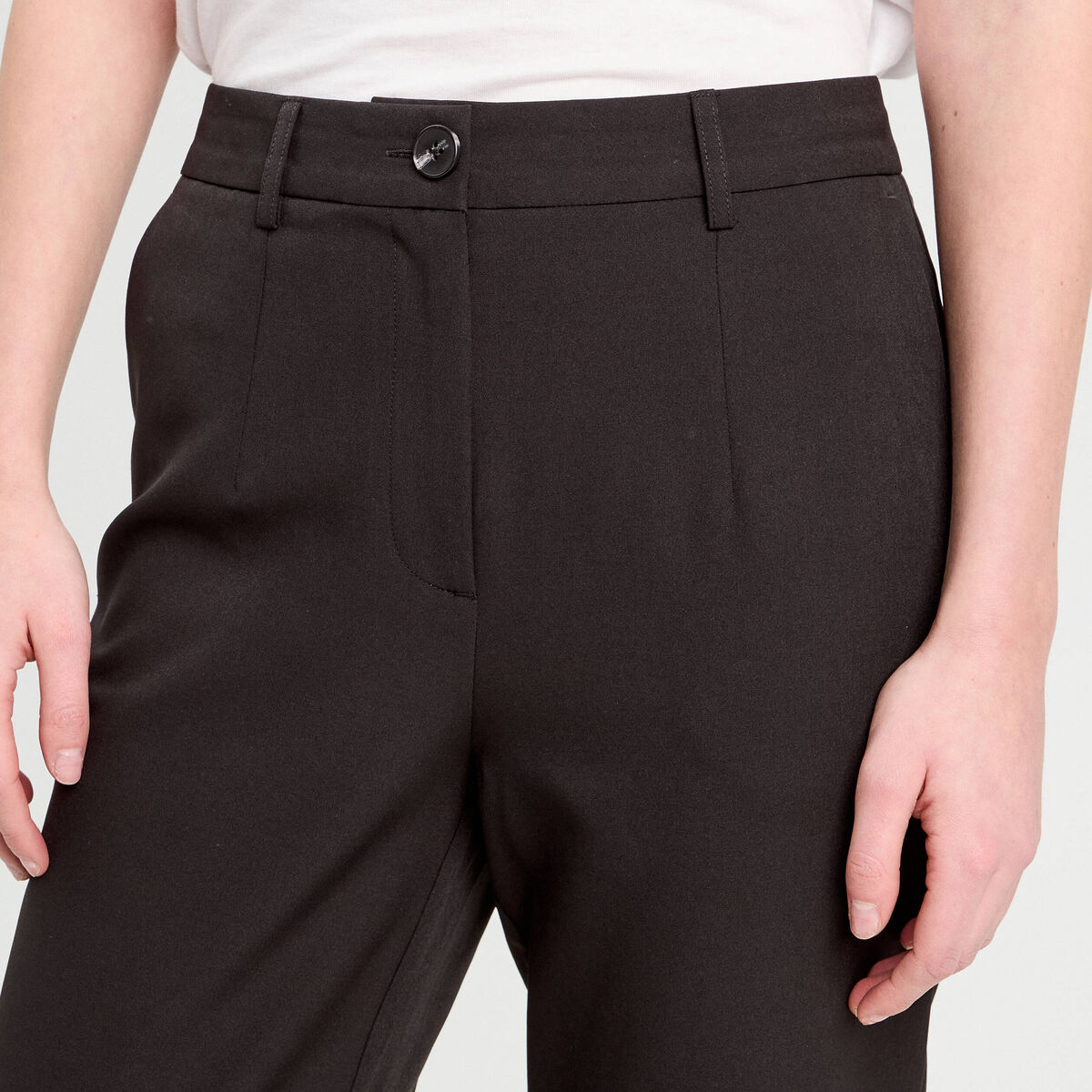 Pantalon carotte noir femme
