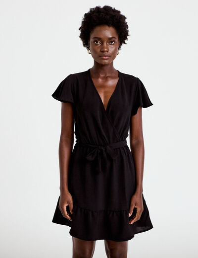 Robe courte &eacute;vas&eacute;e col v manches courtes noir femme
