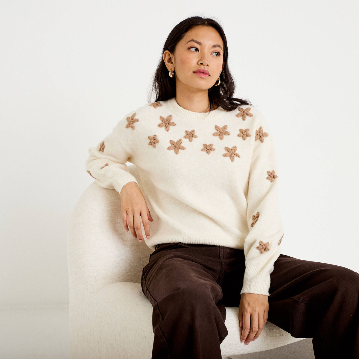 Pull oversize brod&eacute; manches longues ecru femme