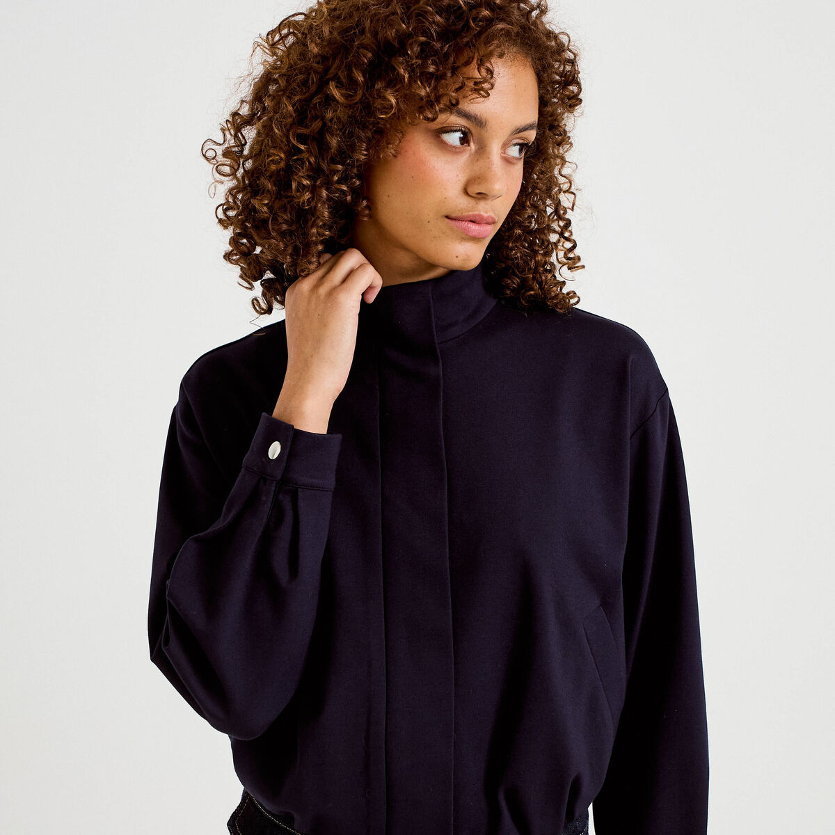 Veste cropped bas resserr&eacute; bleu marine femme