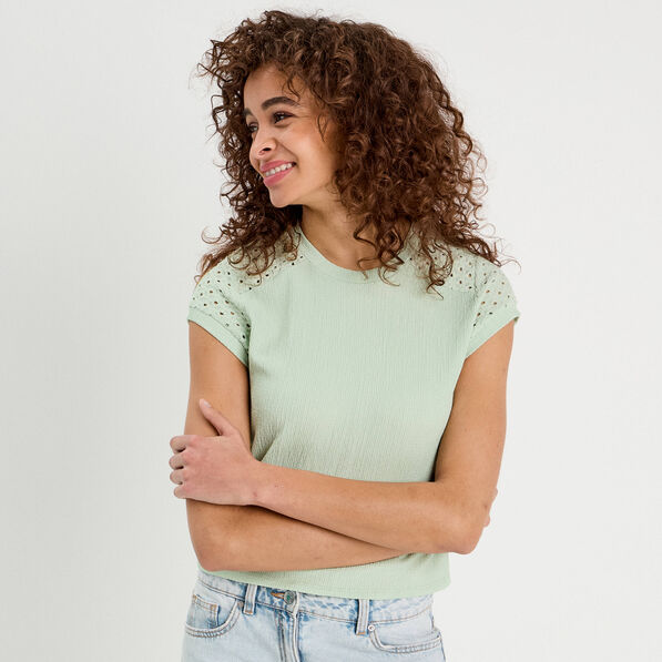 T-shirt détails ajourés vert clair femme