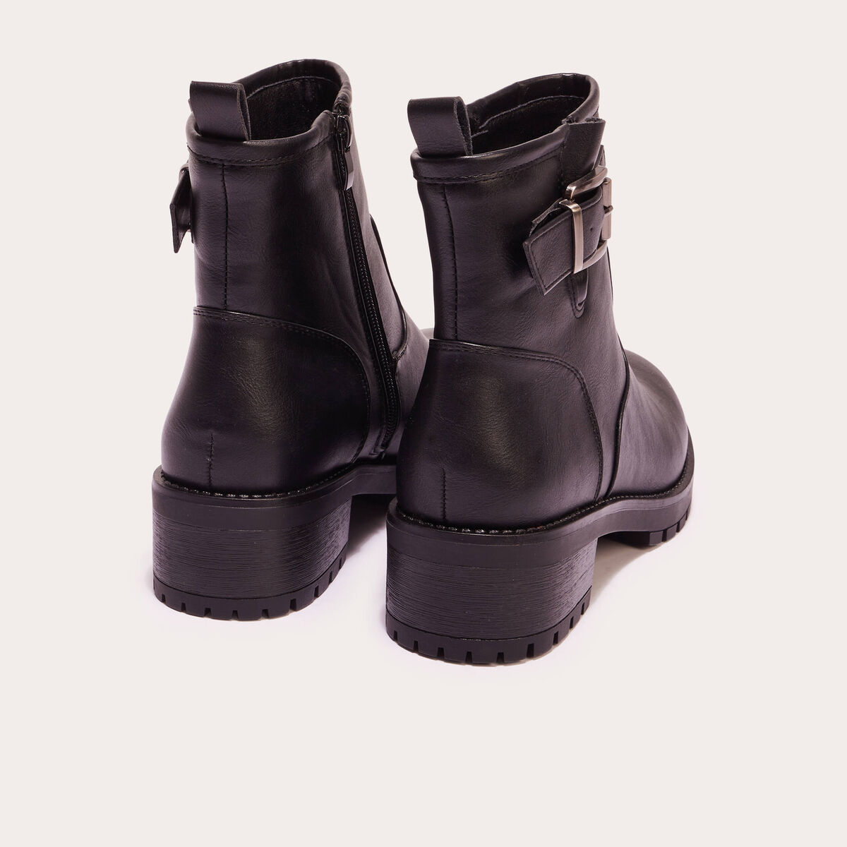 Bottines &agrave; talons et boucles noir femme