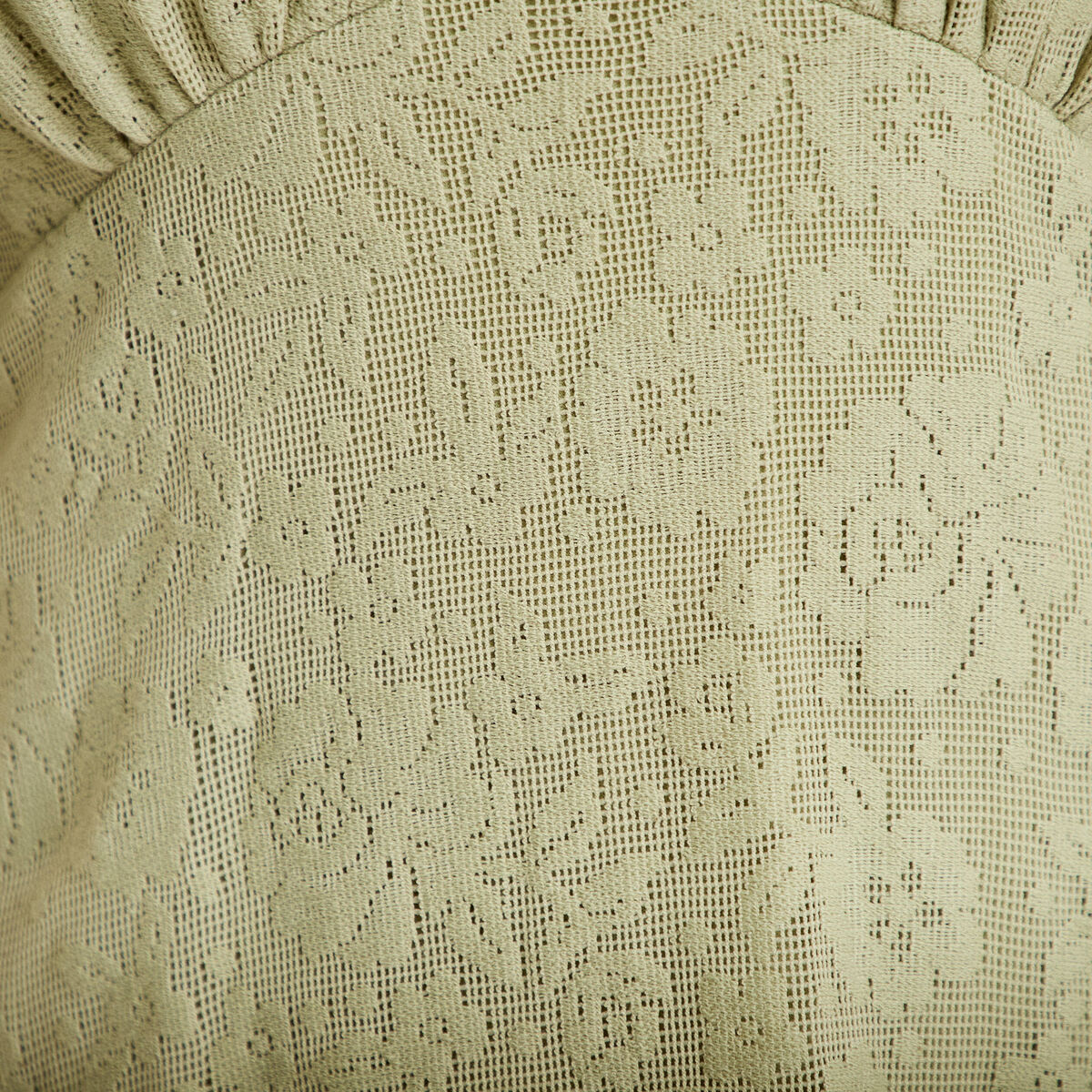 Robe courte &eacute;vas&eacute;e col v dentelle vert kaki femme