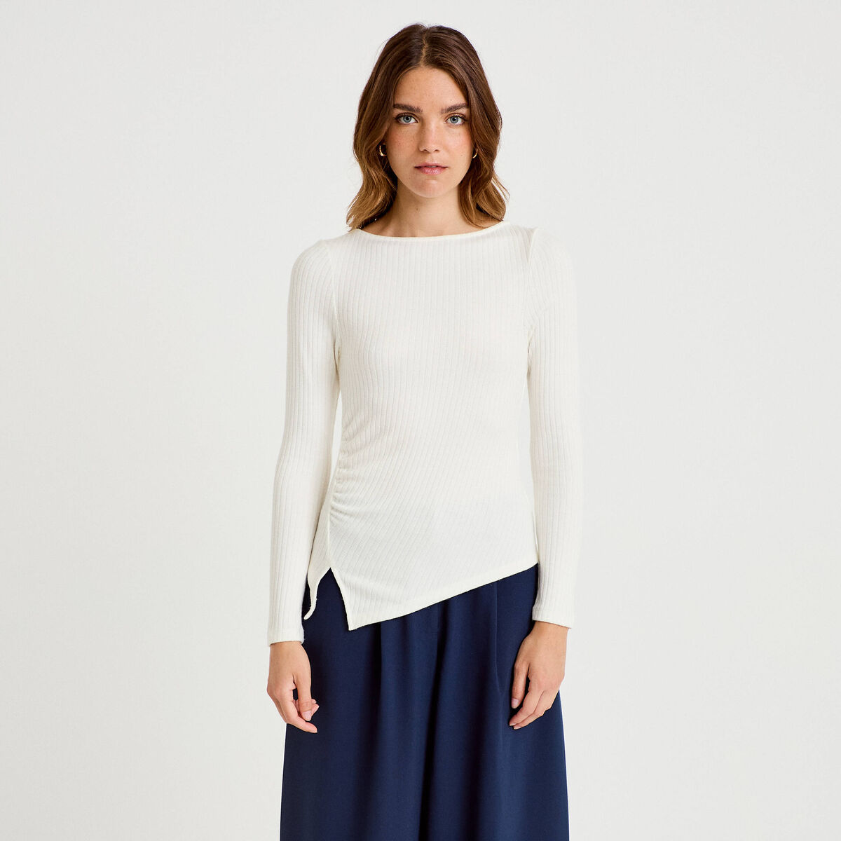 Top ajust&eacute; manches longues col rond ecru femme