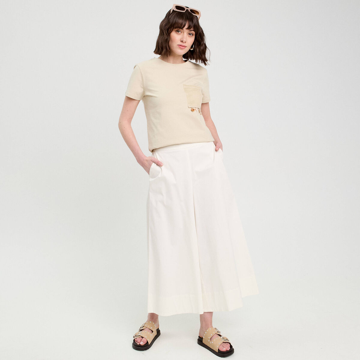 T-shirt poche détails bijoux beige femme