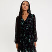 Robe courte &eacute;vas&eacute;e col V manches longues noir femme