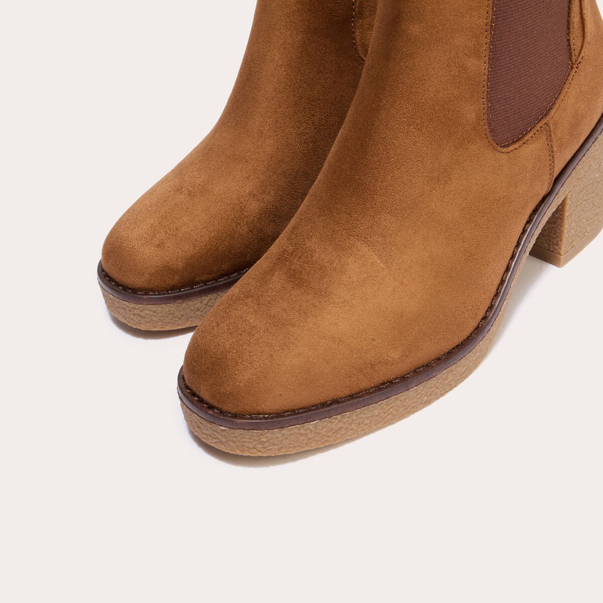 Bottines &agrave; talon aspect daim camel femme