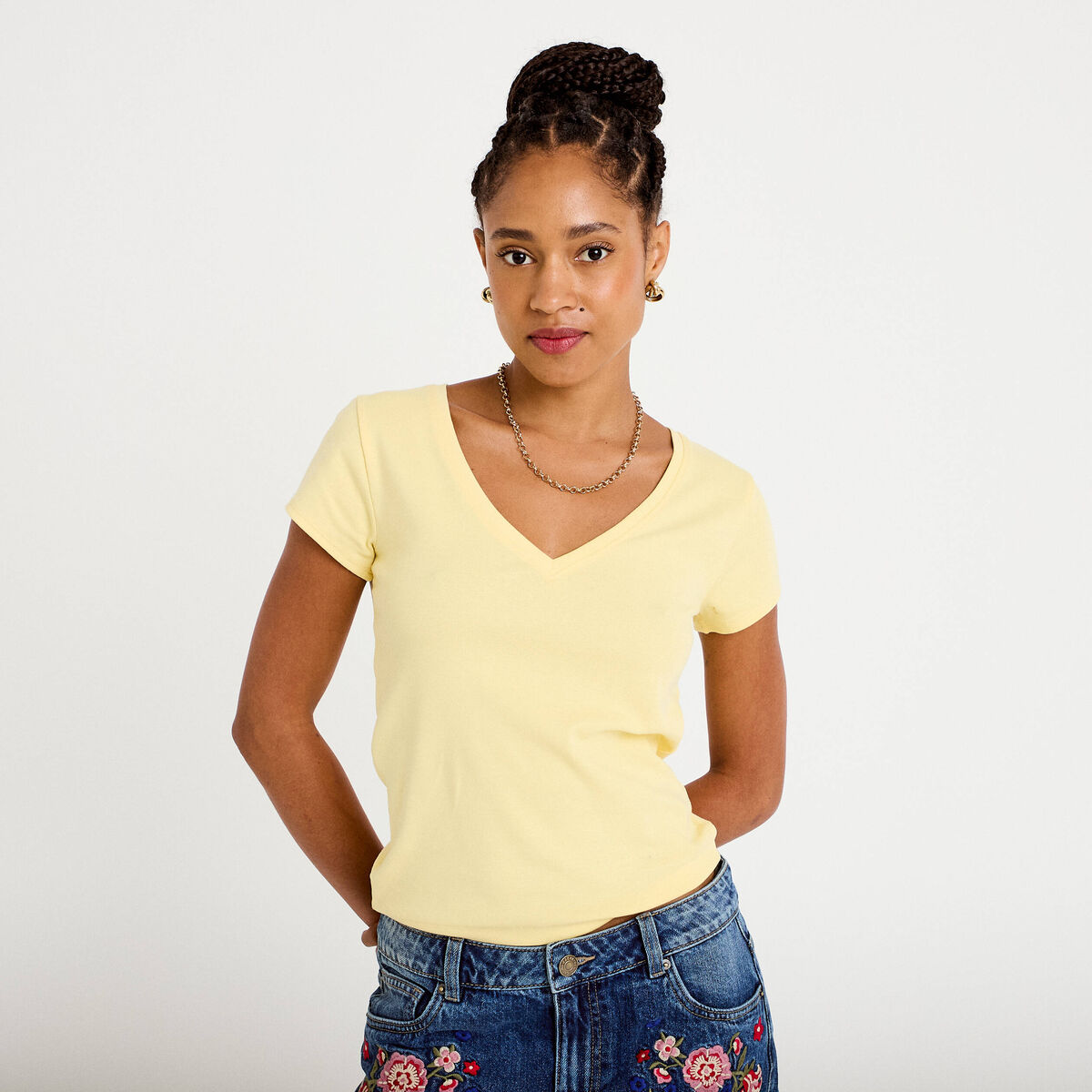 T-shirt ajust&eacute; col v manches courtes jaune clair femme