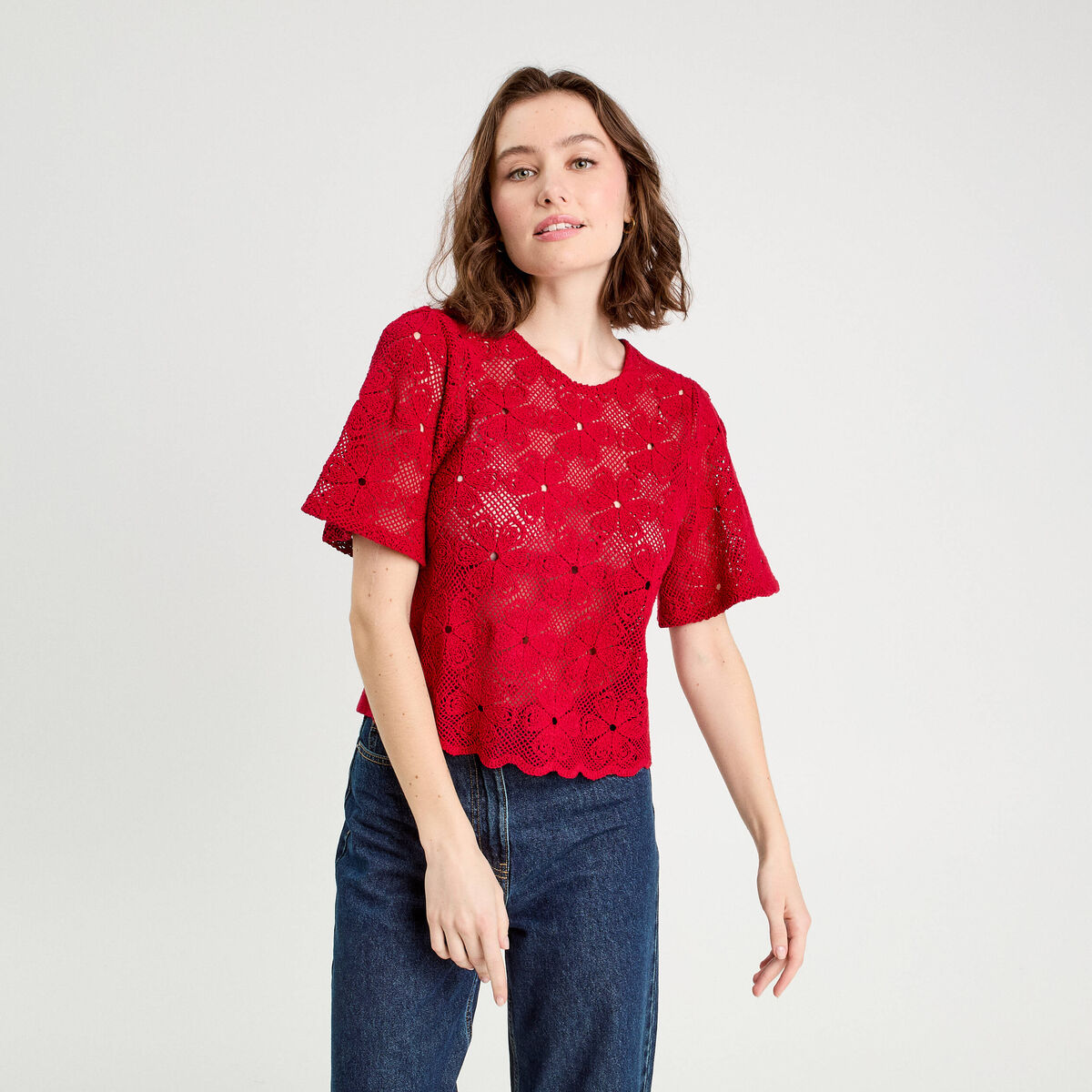 T-shirt dentelle macram&eacute; rouge femme